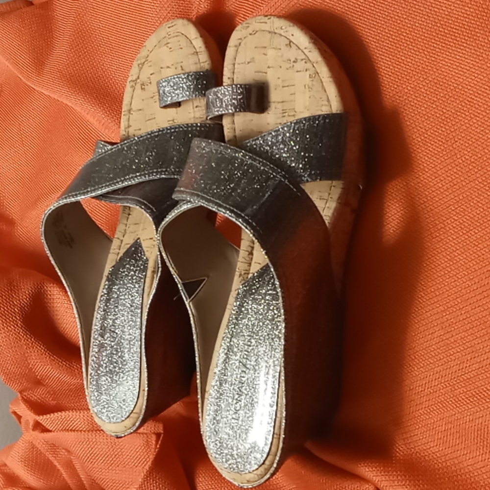 Slide Sandals - Picture 2 of 7